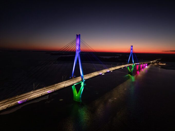 Replotbron uppkyst i olika färger